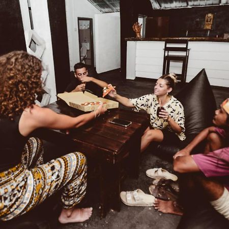 House Of Wolves Hostel Pantai Cenang  Esterno foto