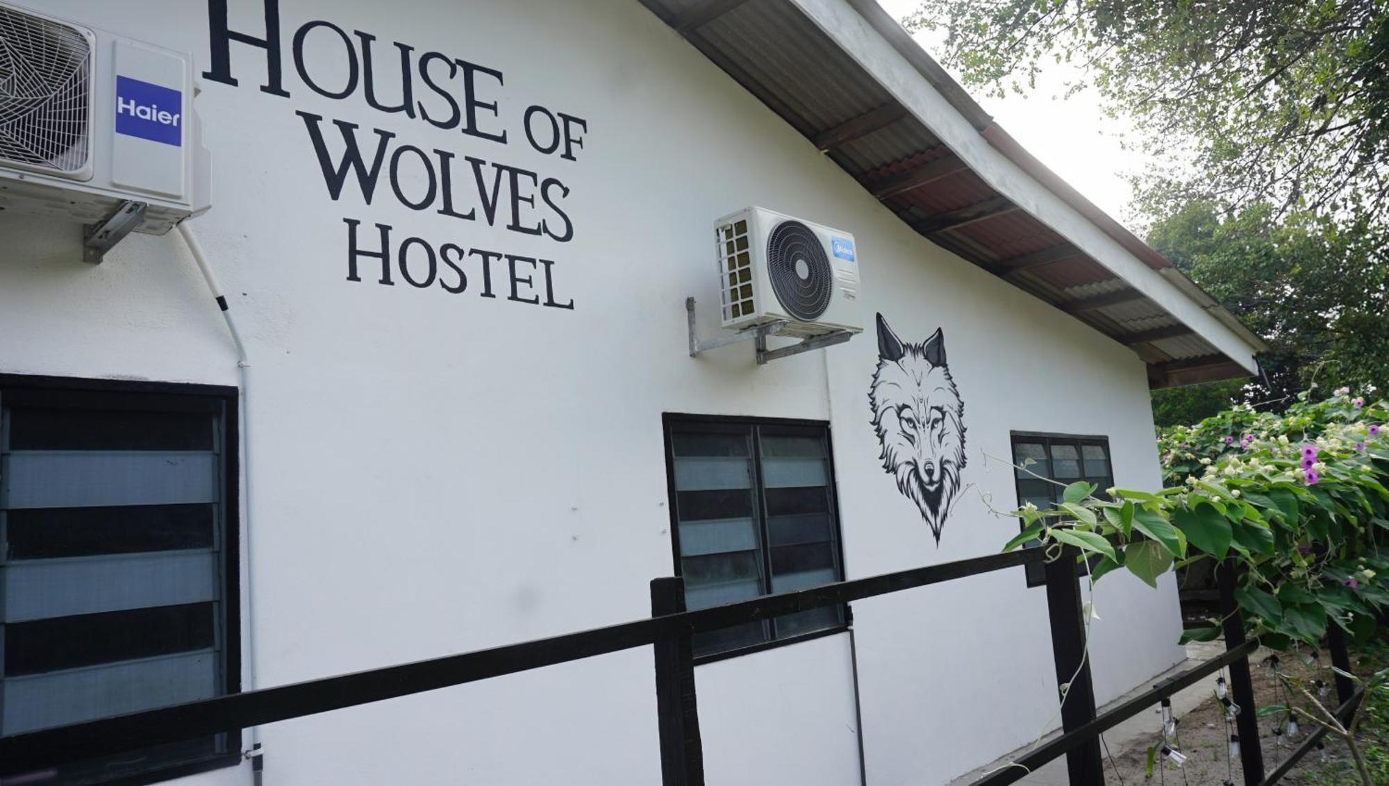 House Of Wolves Hostel Pantai Cenang  Esterno foto