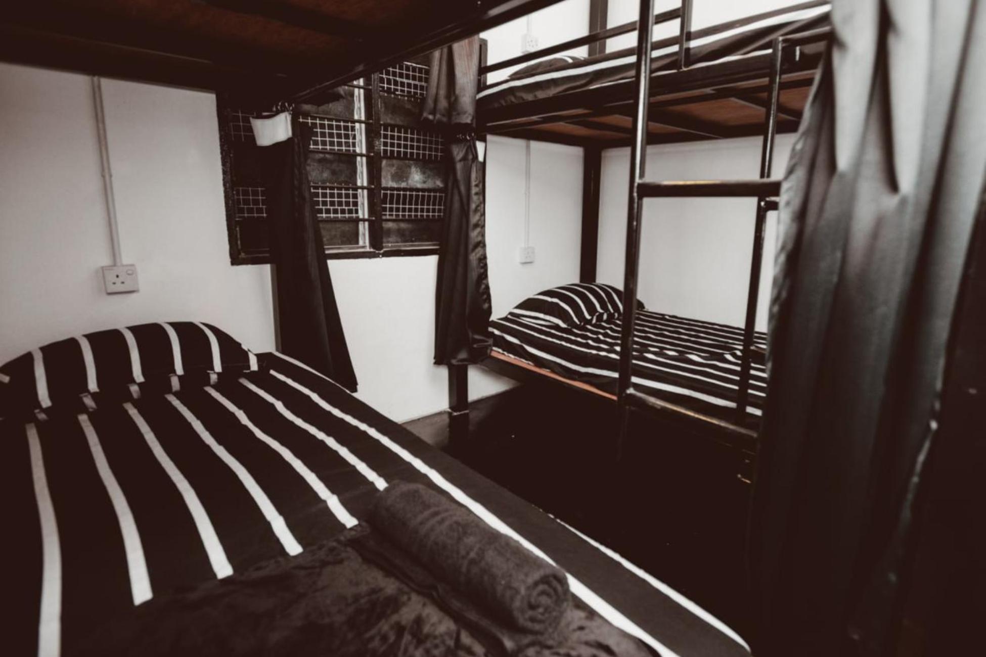 House Of Wolves Hostel Pantai Cenang  Esterno foto
